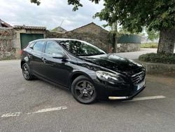 Preto Usado 2015 Volvo V40 Momentum Carrinha | € 11.990 (Preço justo)