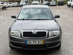 Cinza Usado 2004 Skoda Superb Sedan | € 3.950