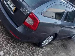 Cinzento Usado 2009 Skoda Octavia Citadino | € 5.290 (Preço elevado)
