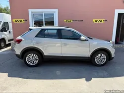 Cinza Usado 2023 VW T-Roc Life SUV | € 20.990 (Bom preço)