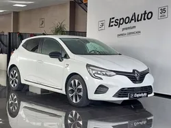 Branco Usado 2021 Renault Clio V LIMITED | € 15.500 (Preço justo)