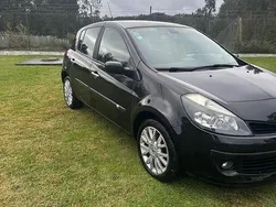 Usado 2008 Renault Clio II Sedan | € 5.000 (Caro)