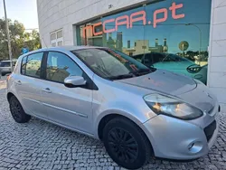 Cinza Usado 2010 Renault Clio II Dynamique | € 4.990 (Preço justo)