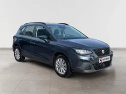 Cinzento Usado 2023 Seat Arona Style Plus SUV | € 18.690 (Preço justo)