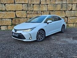 Branco Usado 2020 Toyota Corolla Comfort Sedan | € 23.750 (Preço justo)