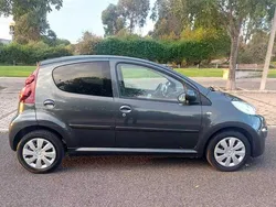Cinzento Usado 2013 Peugeot 107 Citadino | € 6.950 (Preço justo)