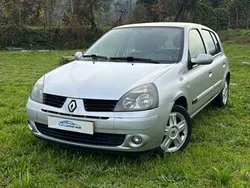 Cinza Usado 2005 Renault Clio II | € 3.498