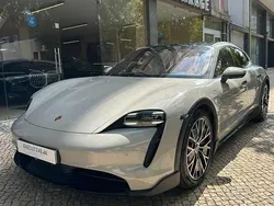 Cinzento Usado 2023 Porsche Taycan Sedan | € 69.900