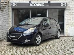 Azul Usado 2015 Peugeot 208 Active Citadino | € 8.990 (Bom preço)