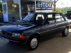Cinzento Usado 1987 Peugeot 305 Sedan | € 3.990