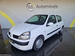 Branco Usado 2004 Renault Clio II | € 2.500 (Bom preço)
