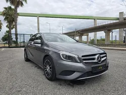 Cinzento Usado 2014 Mercedes A200 Urban Sedan | € 15.700 (Preço justo)