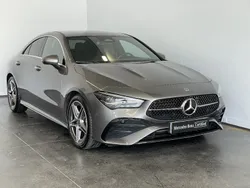 Cinzento escuro metalizado Usado 2023 Mercedes 180 AMG line Sedan | € 48.500 (Caro)