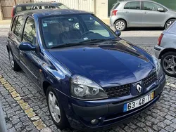 Usado 2002 Renault Clio II Sedan | € 3.500