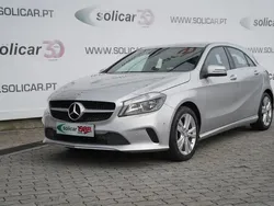 Cinza Usado 2017 Mercedes A180 Urban Citadino | € 19.500 (Preço justo)