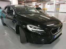 Preto Usado 2019 Volvo V40 Momentum Carrinha | € 18.900 (Preço justo)