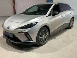 Cinza Usado 2024 MG MG4 EV Luxury Citadino | € 26.997 (Preço justo)