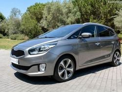 Cinza Usado 2015 Kia Carens Monovolume | € 14.450 (Preço justo)