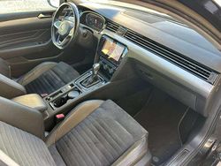 Antracite Usado 2020 VW Passat GTE Sedan | € 17.500
