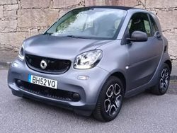 Cinza escuro Usado 2019 Smart ForTwo Electric Drive Passion Citadino | € 11.990 (Preço justo)