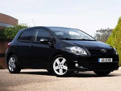 Usado 2010 Toyota Auris Sedan | € 9.000 (Preço justo)