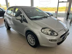 Cinza Usado 2017 Fiat Punto Easy Citadino | € 7.990 (Preço justo)