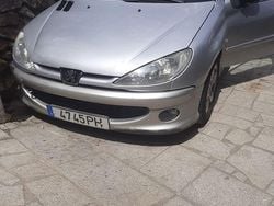 Usado 2002 Peugeot 206 Sedan | € 2.600 (Caro)