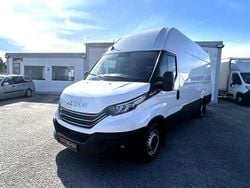 Branco Usado 2023 Iveco Daily | € 33.900 (Bom preço)