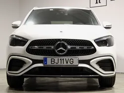 Branco Usado 2024 Mercedes GLA180 AMG line SUV | € 53.500 (Caro)