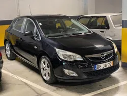 Usado 2010 Opel Astra Sedan | € 8.000 (Preço justo)