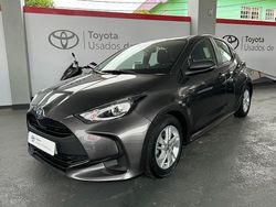 Cinza (pintura metalizada) Usado 2022 Toyota Yaris Comfort | € 19.250 (Bom preço)