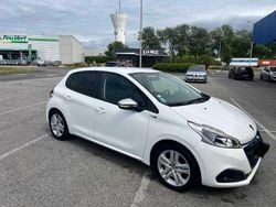 Branco Usado 2017 Peugeot 208 Style Citadino | € 6.950 (Super Preço)