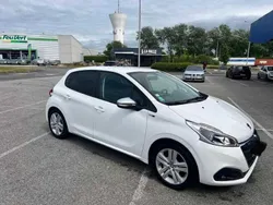 Branco Usado 2017 Peugeot 208 Style Citadino | € 6.950 (Super Preço)