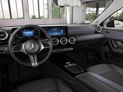Cinzento Novo 2025 Mercedes A250 Citadino | € 47.900 (Preço justo)