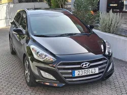 Cinza Usado 2016 Hyundai i30 Comfort Carrinha | € 11.900 (Preço justo)
