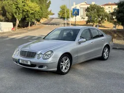 Usado 2003 Mercedes E220 Elegance Sedan | € 5.450 (Bom preço)