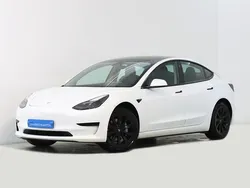 Branco Usado 2022 Tesla Model 3 Sedan | € 29.900 (Preço justo)