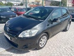 Preto Usado 2010 Toyota Auris Citadino | € 6.900