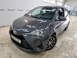 Cinza Usado 2020 Toyota Yaris Hybrid Comfort | € 17.200 (Preço justo)
