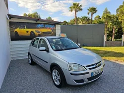 Cinzento Usado 2005 Opel Corsa Sedan | € 1.950 (Bom preço)