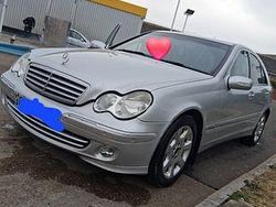 Usado 2005 Mercedes C220 Sedan | € 2.250