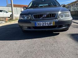 Usado 2002 Volvo V40 Sedan | € 2.750