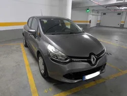 Cinzento Usado 2015 Renault Clio IV Sedan | € 7.500 (Bom preço)
