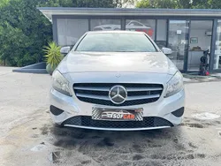 Cinza Usado 2013 Mercedes A180 | € 12.500