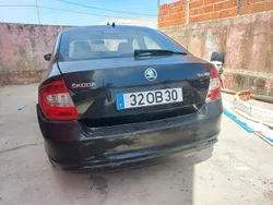 Usado 2013 Skoda Rapid Sedan | € 1.750