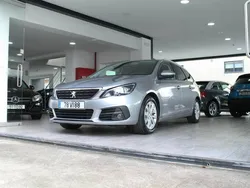 Cinzento Usado 2018 Peugeot 308 Style Carrinha | € 13.600 (Preço justo)