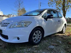 Branco Usado 2011 Toyota Auris | € 4.900 (Preço elevado)