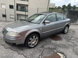 Cinza Usado 2001 VW Passat Sedan | € 5.948 (Caro)