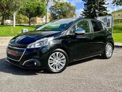 Preto Usado 2019 Peugeot 208 Signature Sky Citadino | € 10.990 (Preço justo)