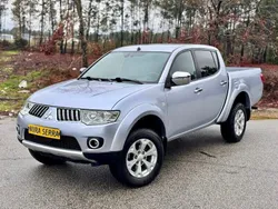 Cinzento Usado 2013 Mitsubishi L200 Invite Pickup | € 26.990